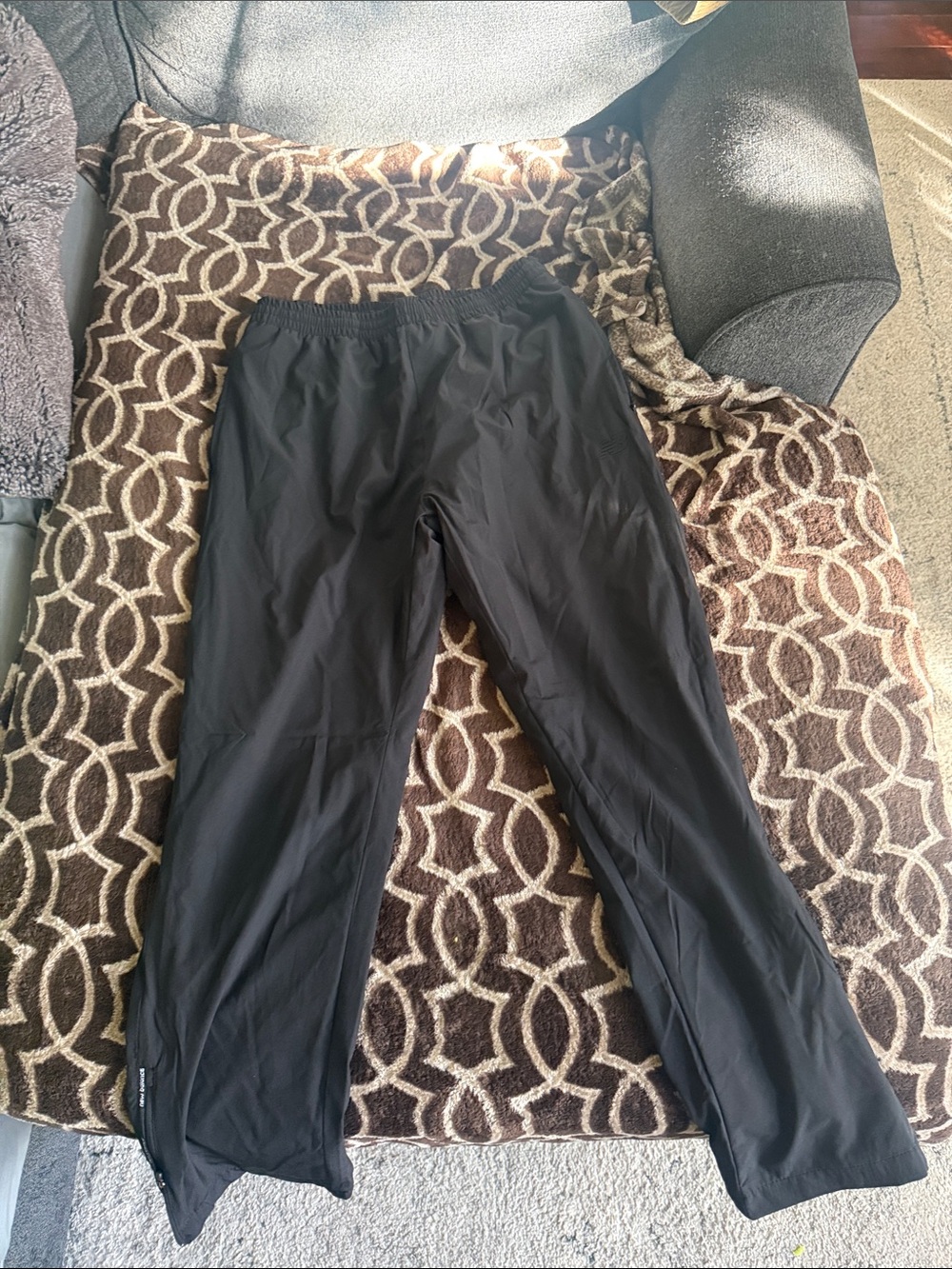 New Balance Men's Black Athletic Pantssize large